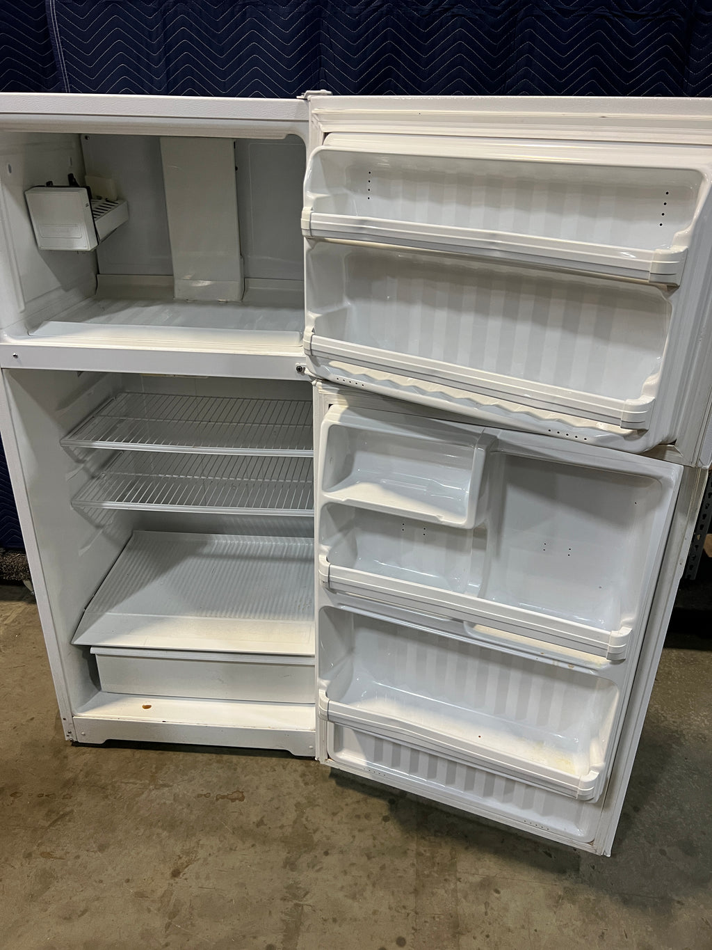 Used Hotpoint Brand Refrigerator/Freezer (WSOP-GRN-001)
