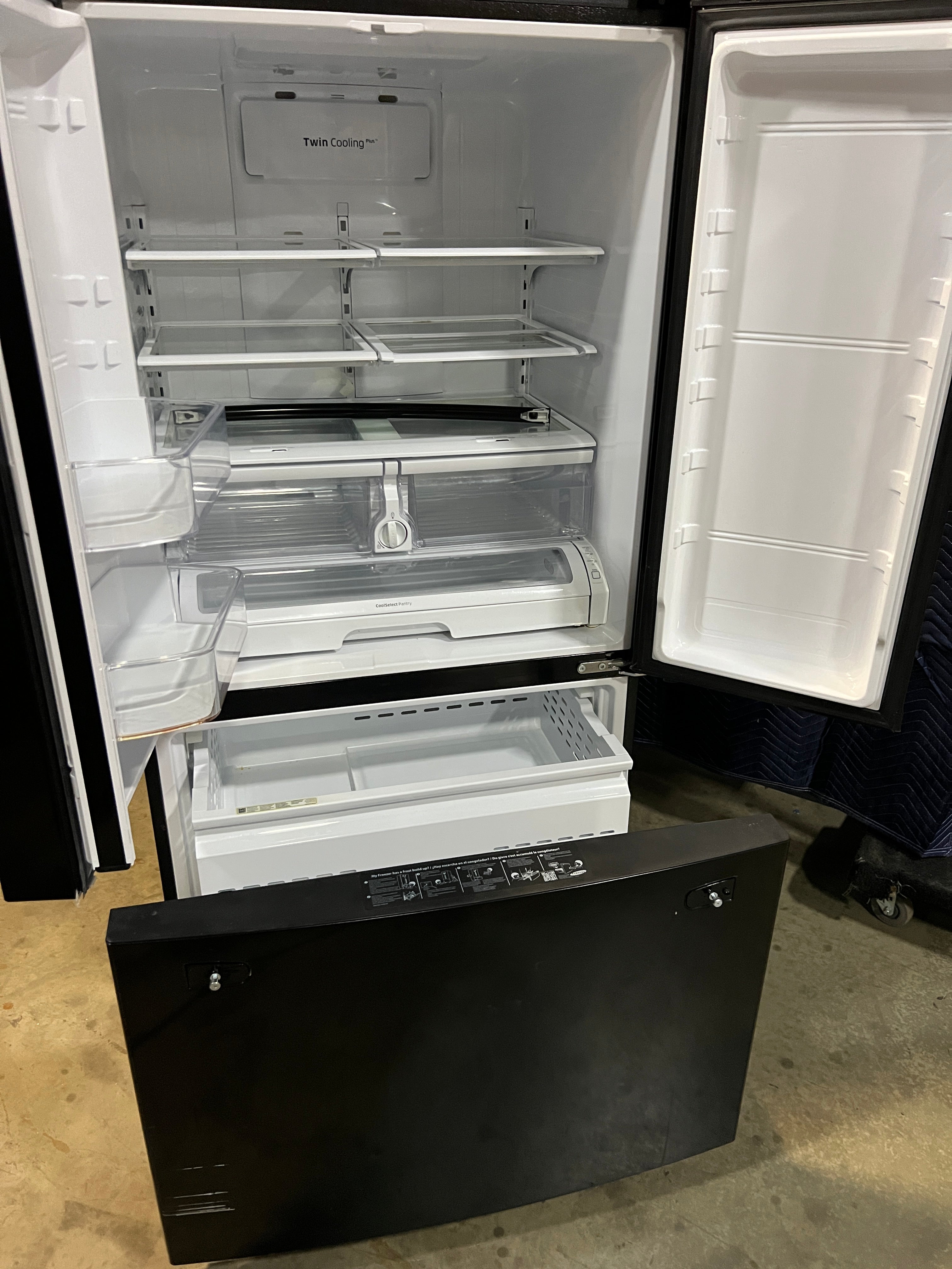 Used Samsung Refigerator/Freezer (Black)