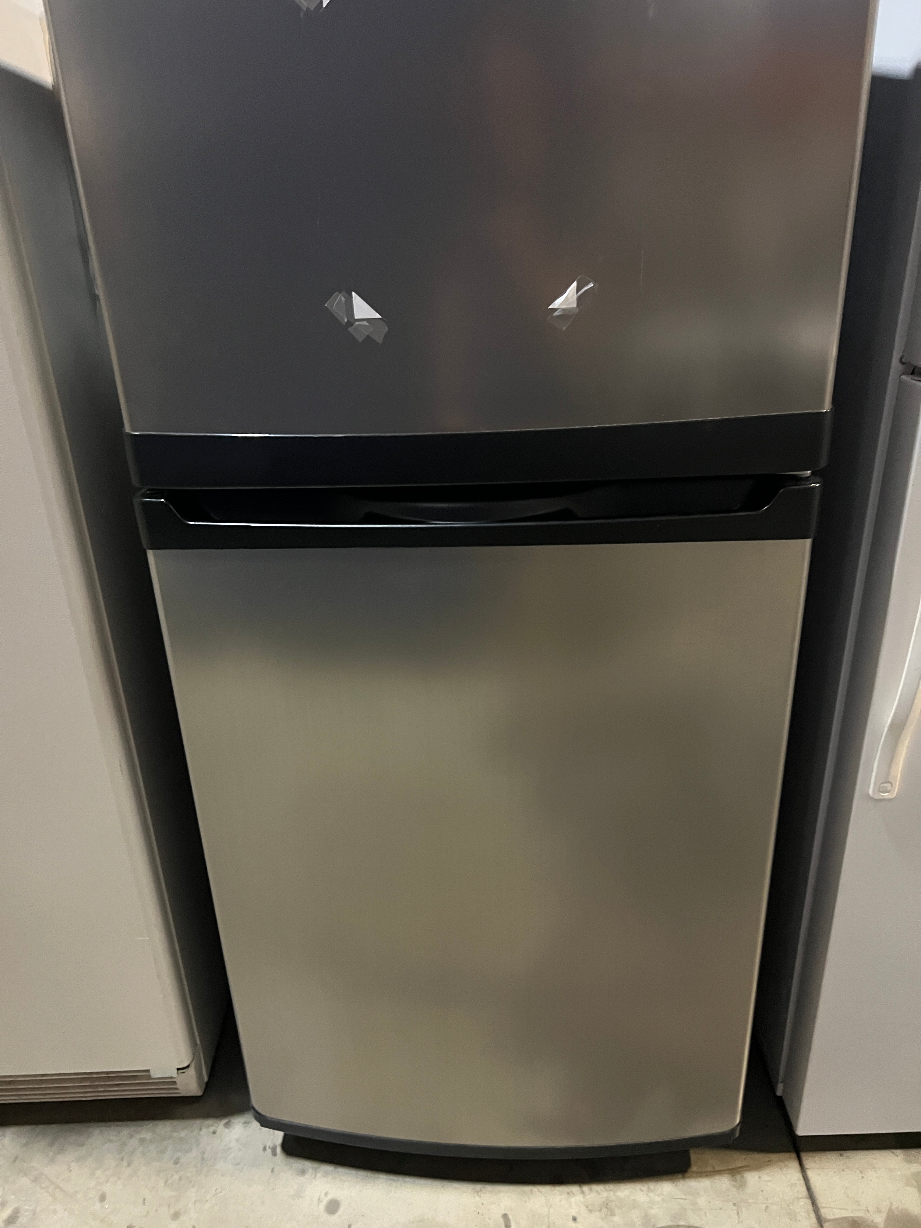 Used Kenmore Refirgerator/Freezer (Black/Silver)