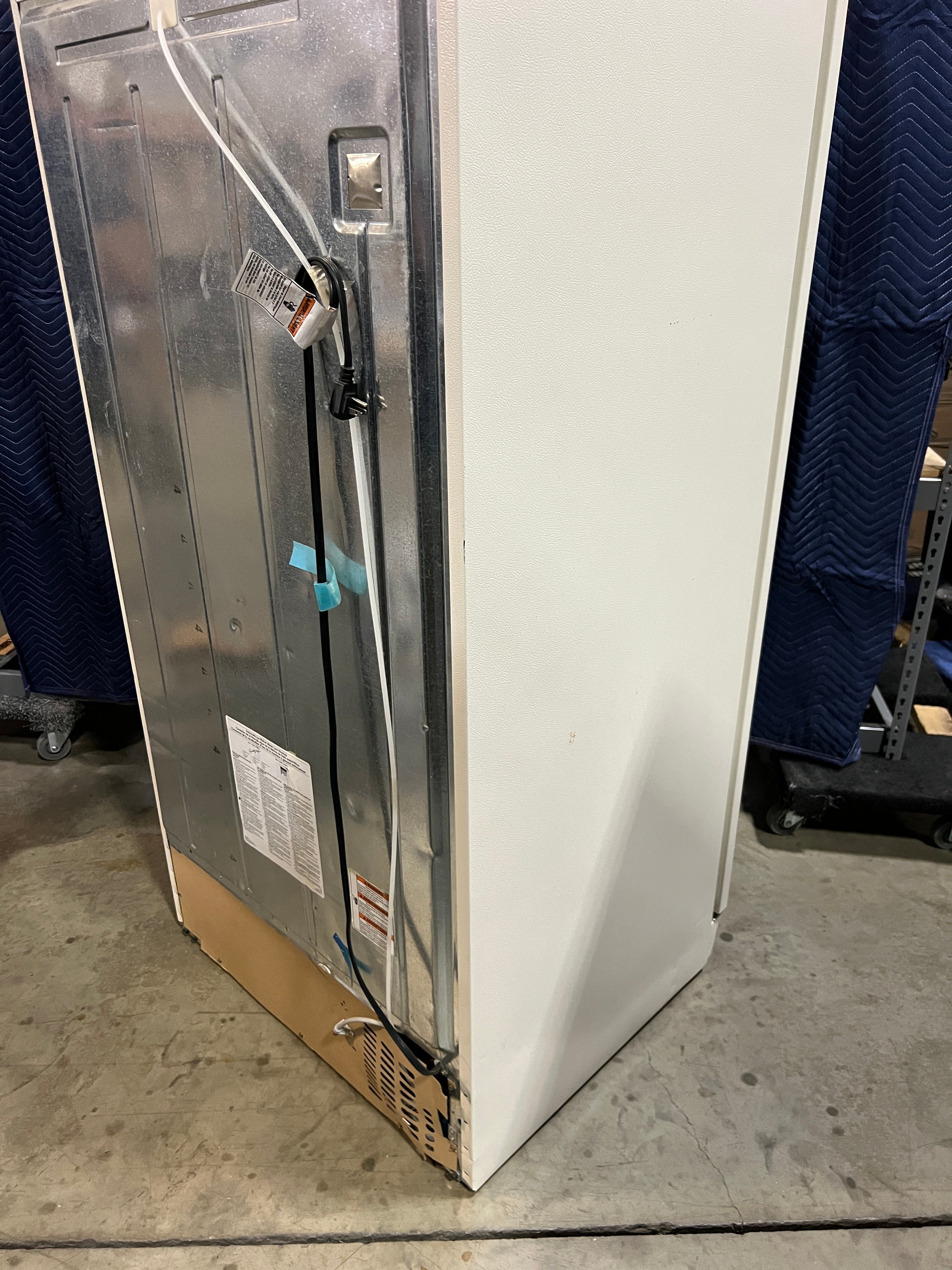 Used Kenmore Refigerator/Freezer (White)