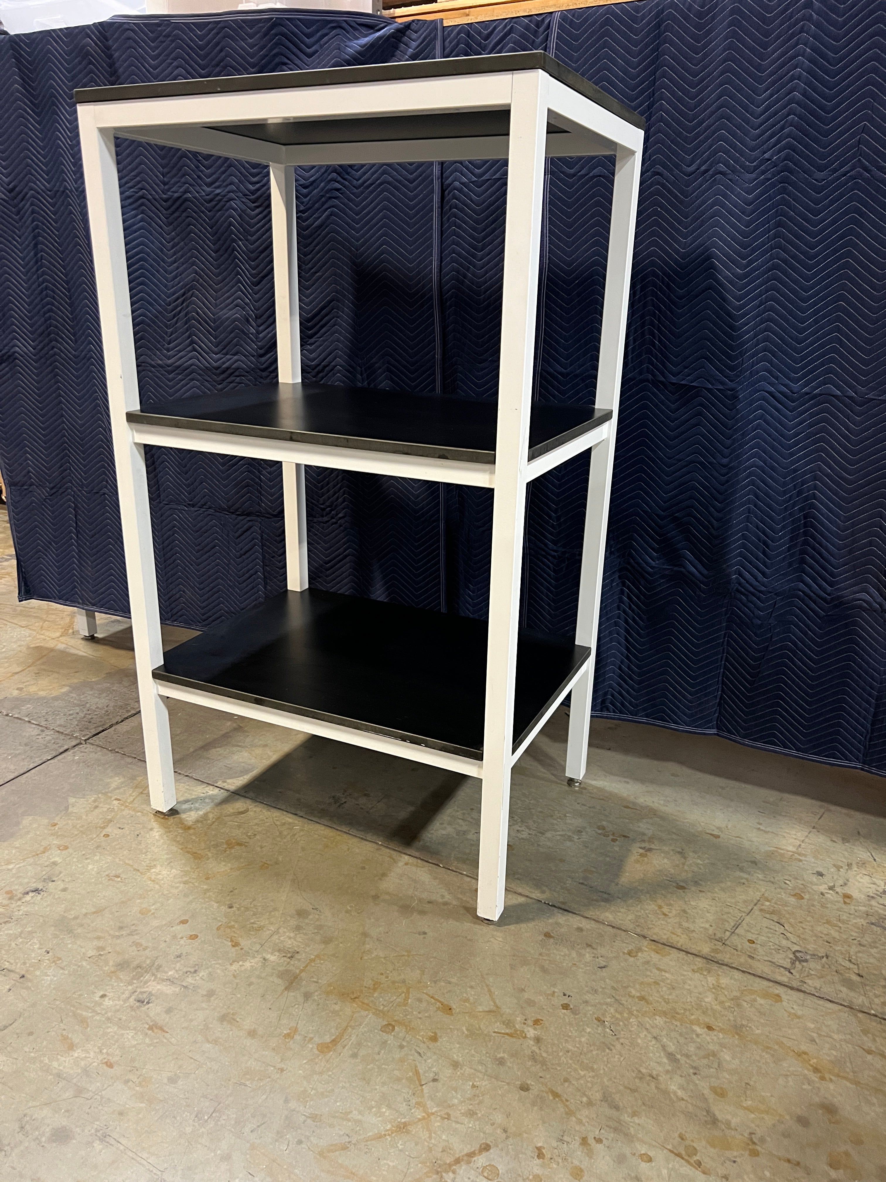 Used Lab Equipment/Storage Shelf/Table